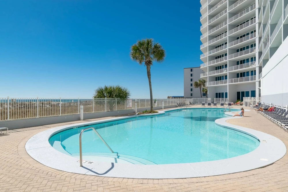 Lighthouse vacation rentals swimming pool