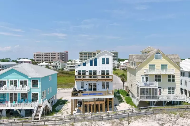 Sundune vacation home on the beach in Fort Morgan AL