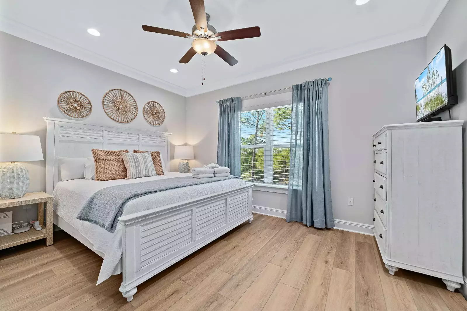 Saltwater Escape in Summer Salt