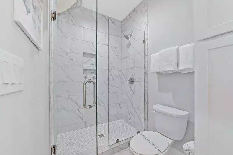 Saltwater Escape in Summer Salt