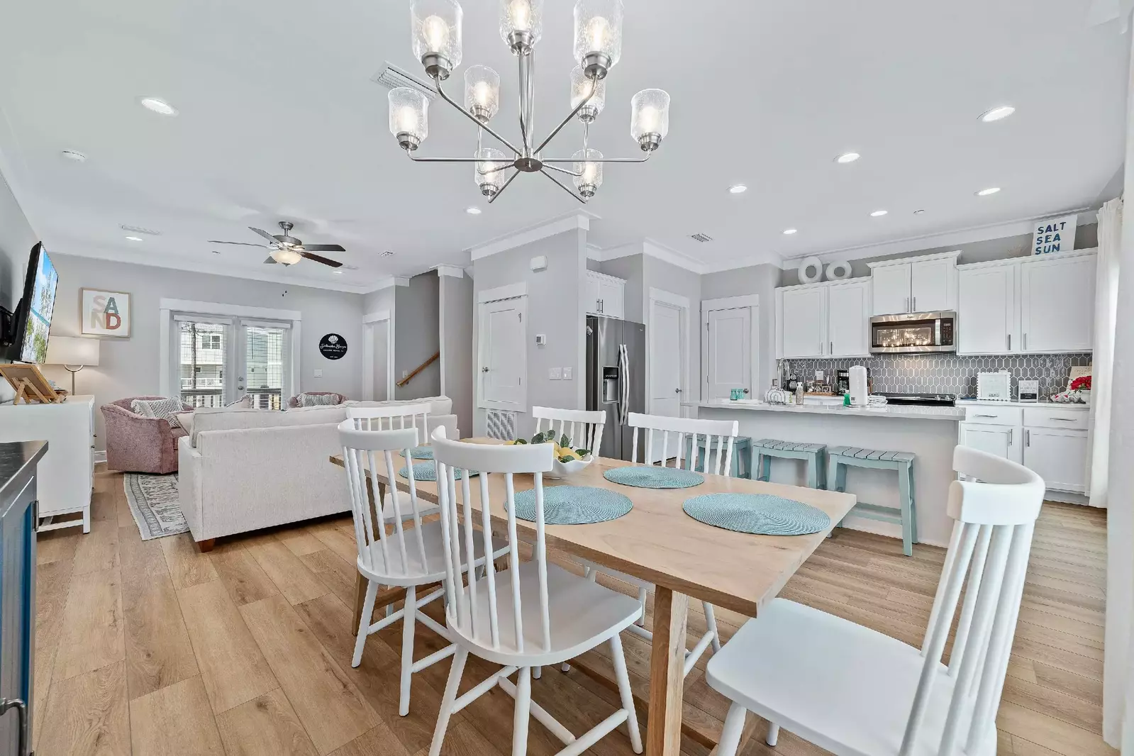 Saltwater Escape in Summer Salt