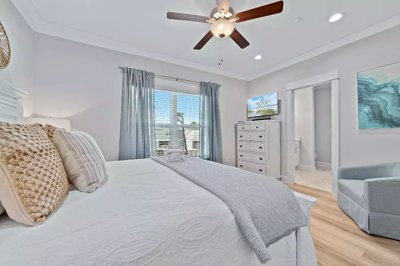 Saltwater Escape in Summer Salt