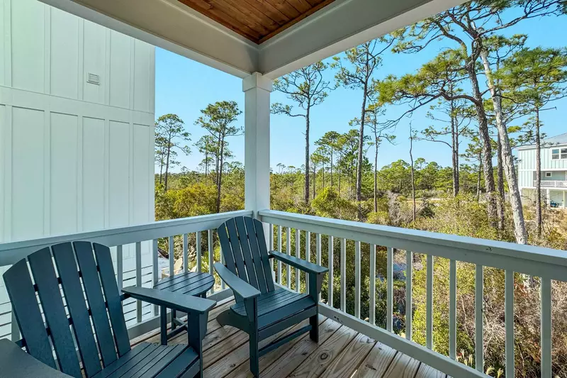 Saltwater Escape in Summer Salt