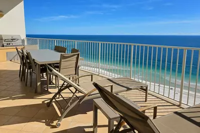 Turquoise Place C1507