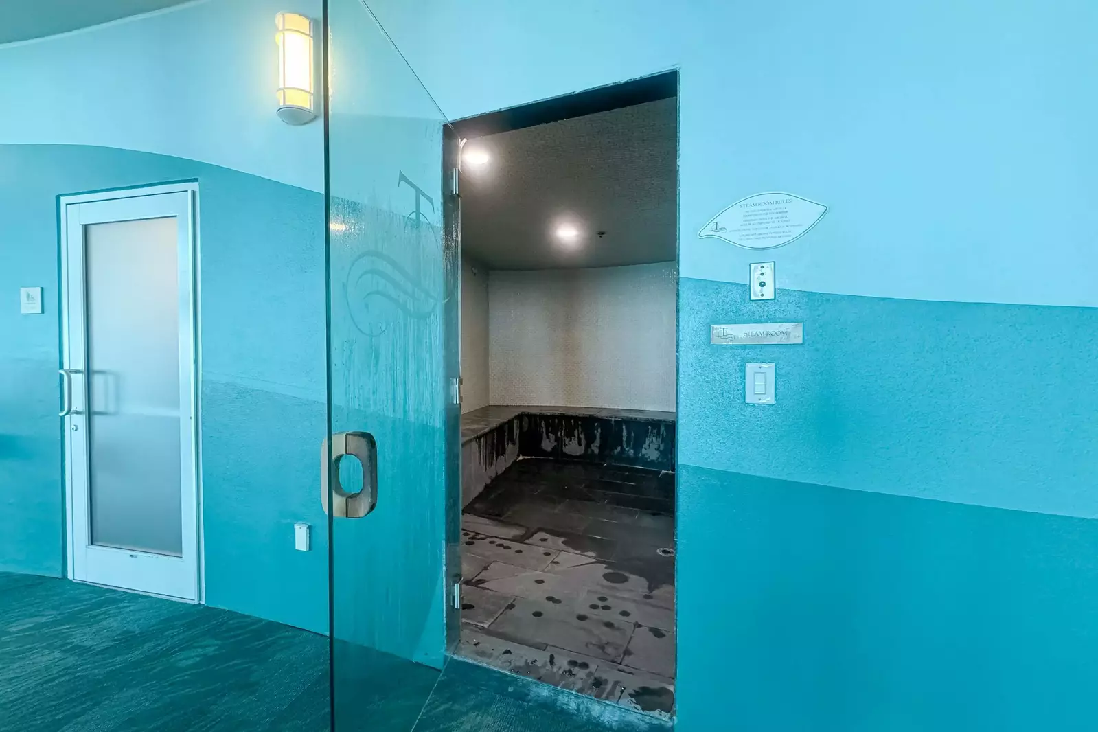 Turquoise Place C1507