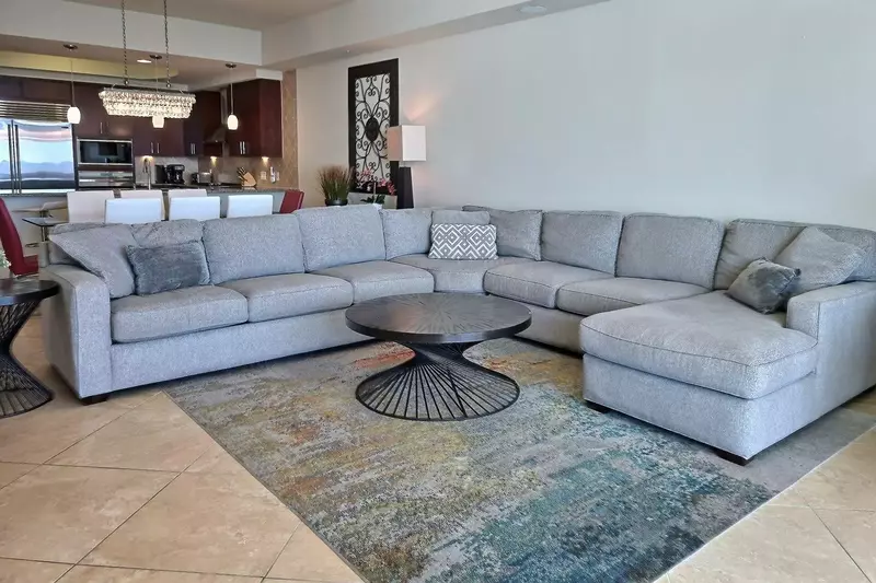 Turquoise Place C1507