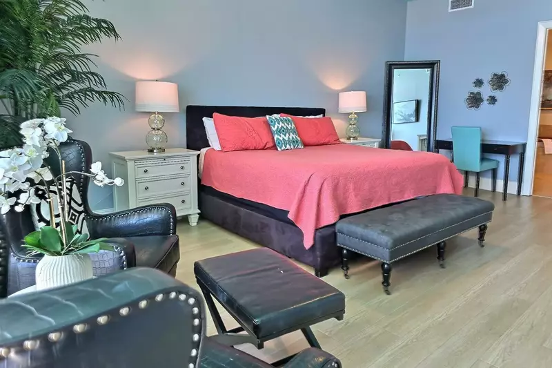 Turquoise Place C1507