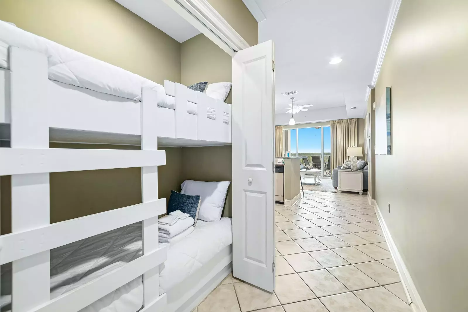 Levins Bend at The Wharf 611