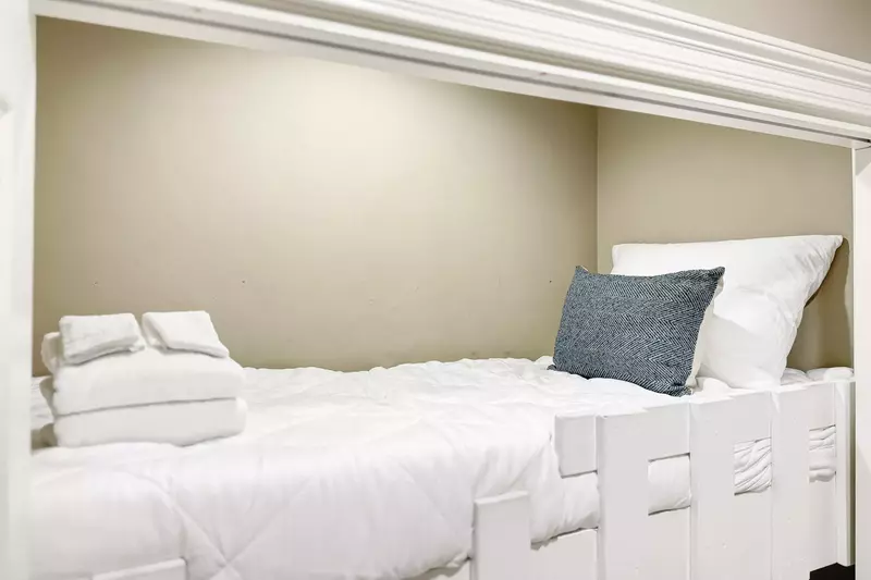 Levins Bend at The Wharf 611