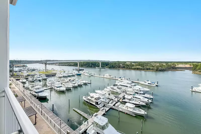 Levins Bend at The Wharf 611