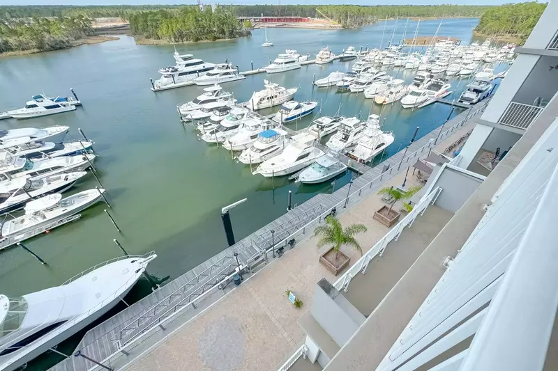 Levins Bend at The Wharf 611