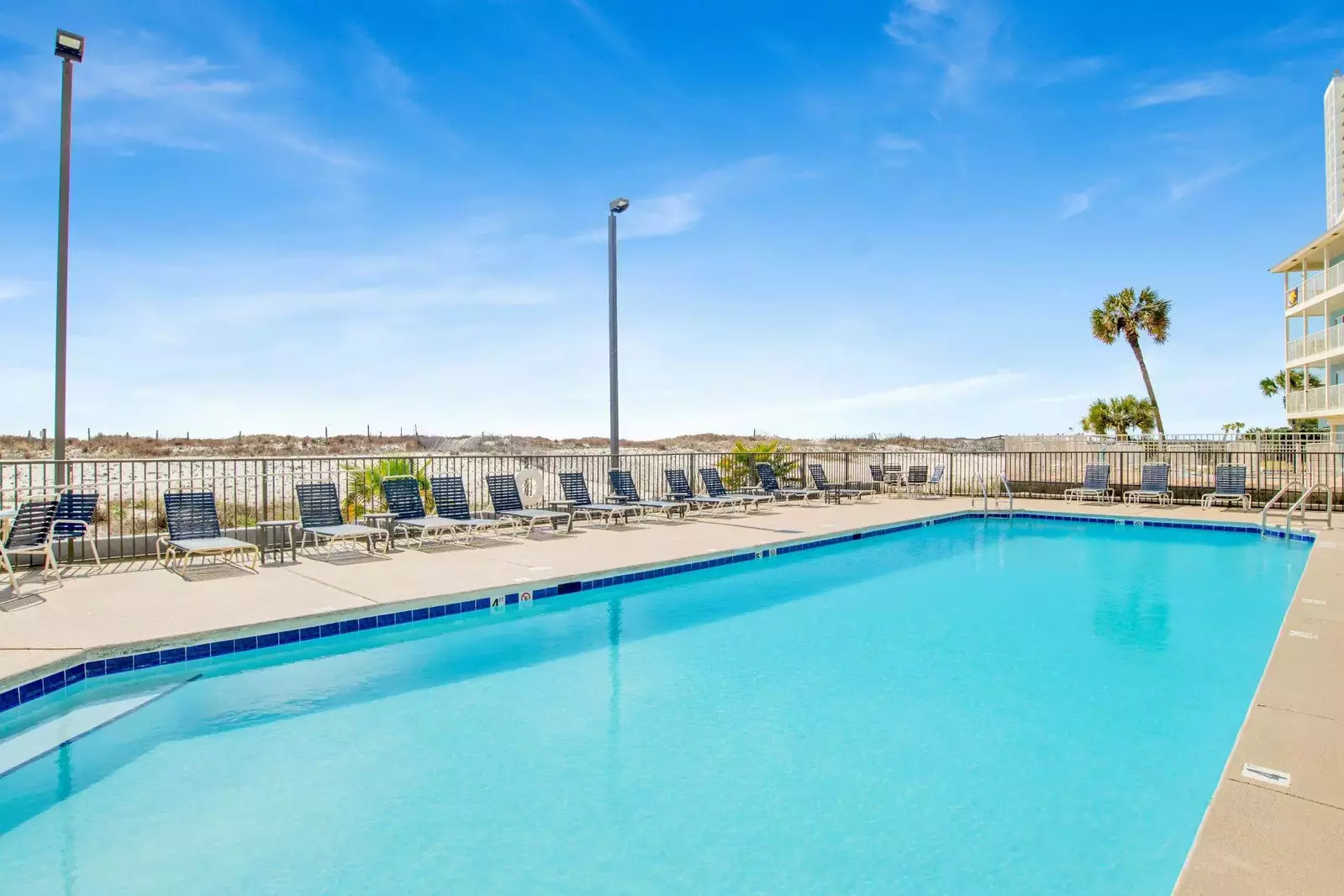 Island Winds West 775