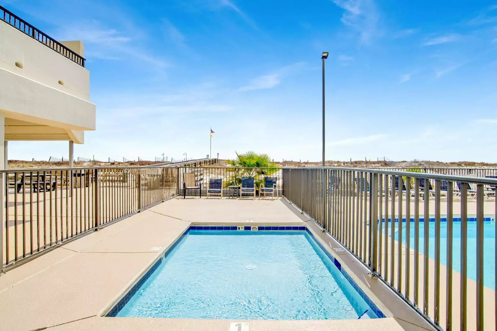 Island Winds West 775