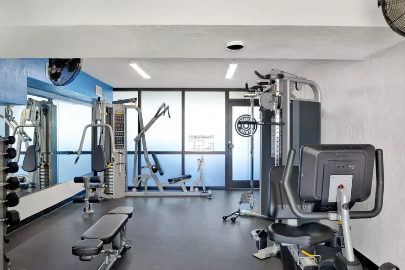 Island Winds West 775