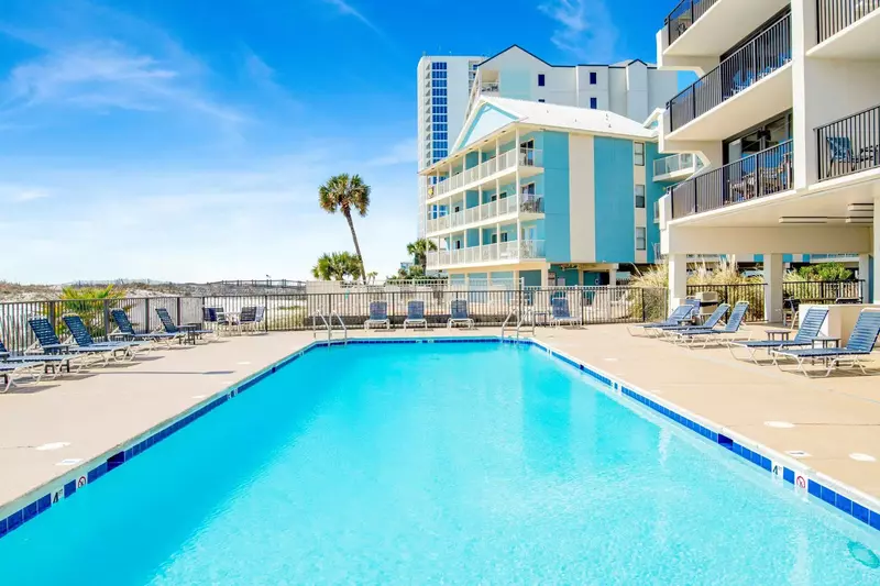 Island Winds West 775