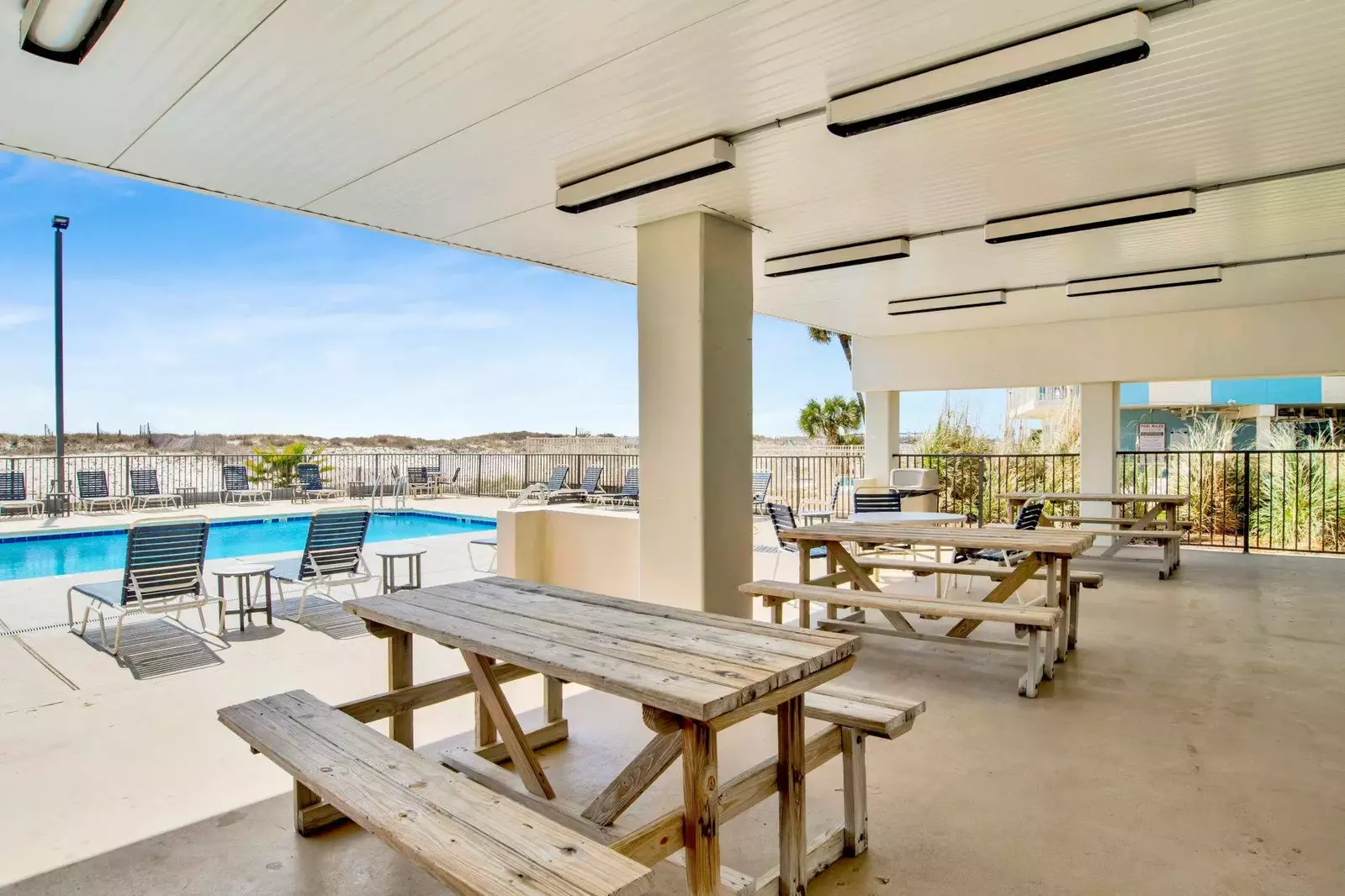 Island Winds West 775