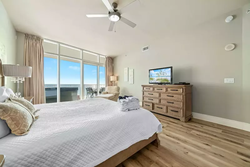 Turquoise Place C1308