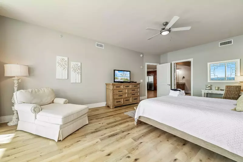 Turquoise Place C1308