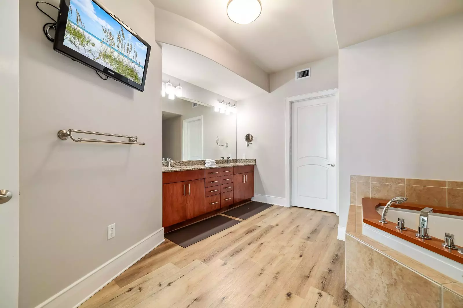 Turquoise Place C1308