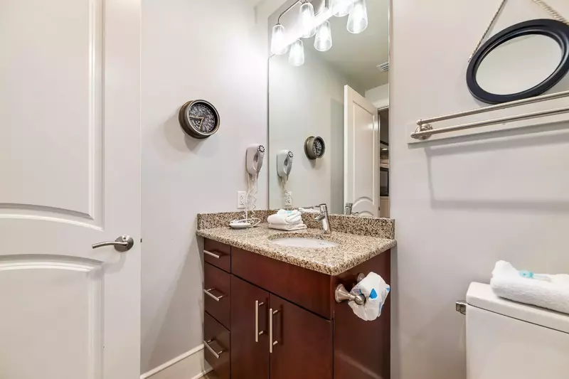 Turquoise Place C1308