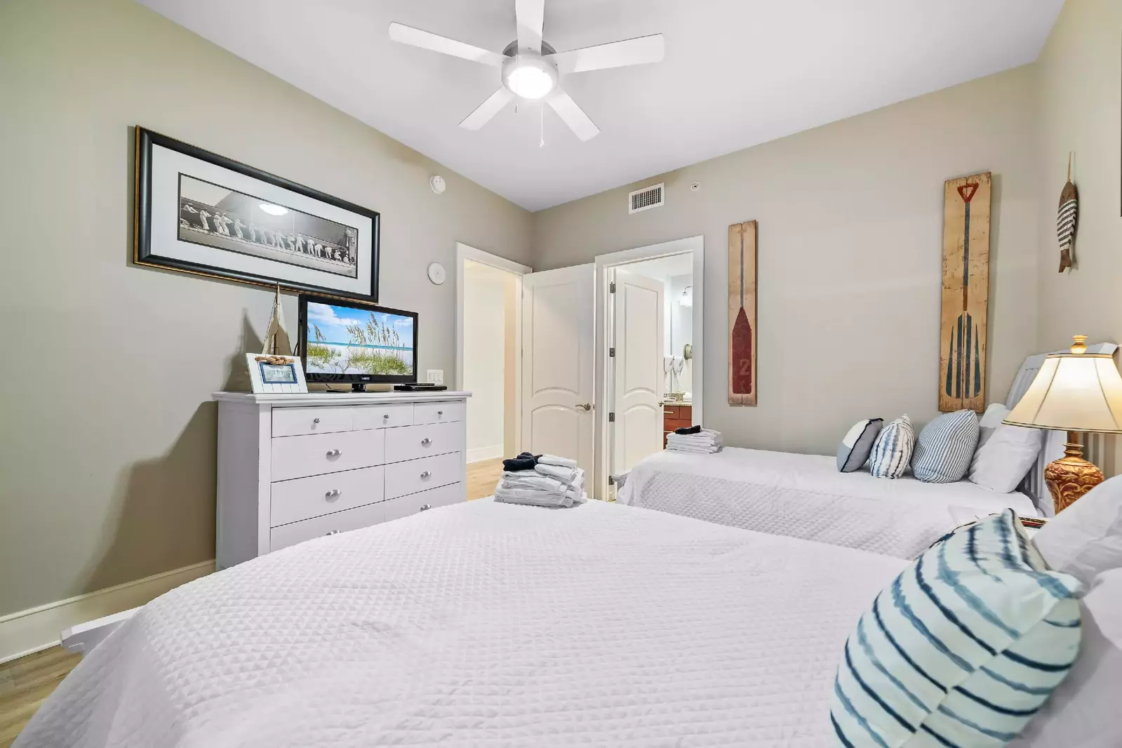 Turquoise Place C1308