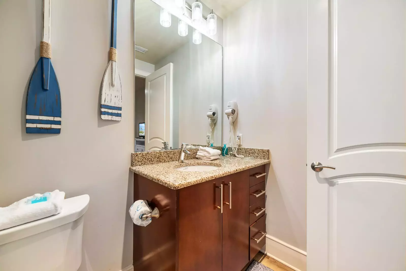 Turquoise Place C1308