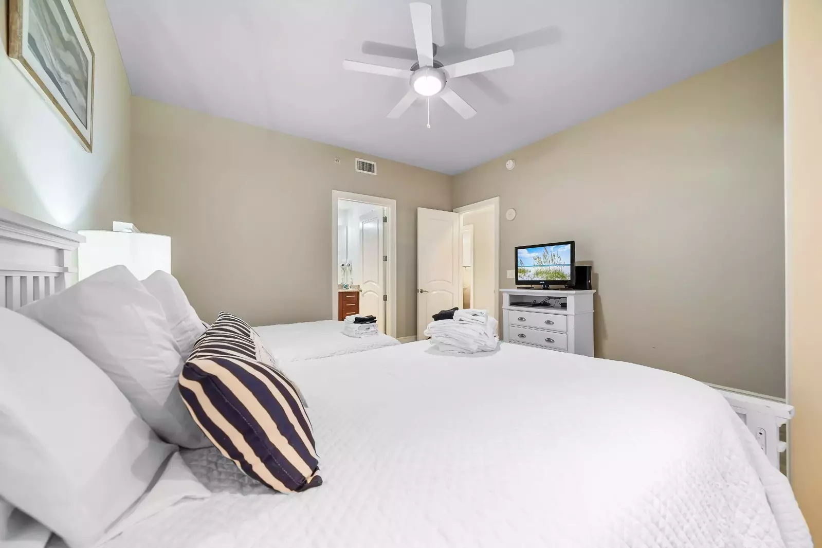 Turquoise Place C1308