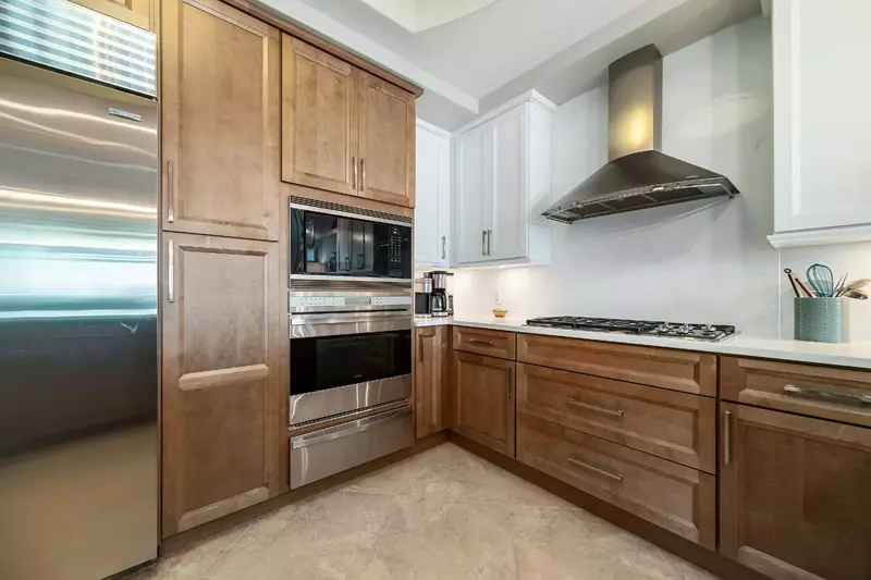 Turquoise Place C2007