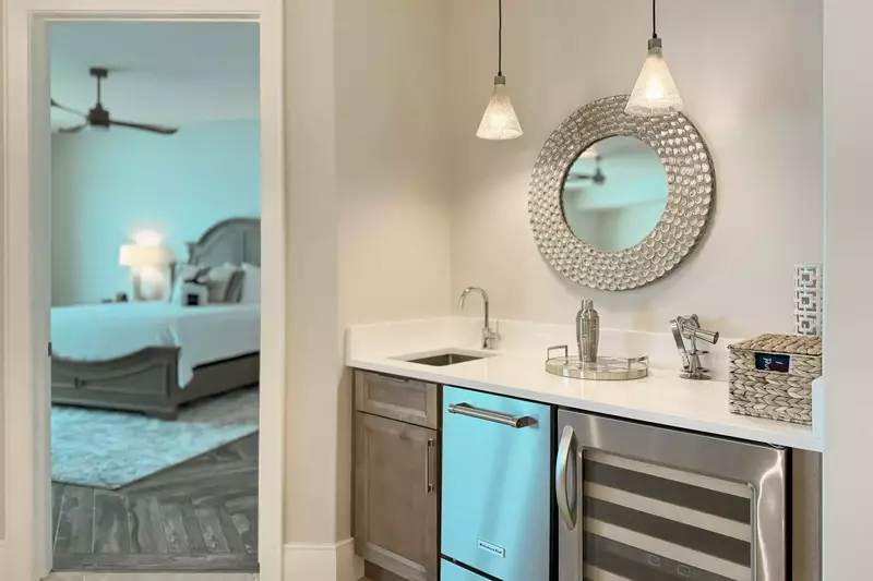 Turquoise Place C2007