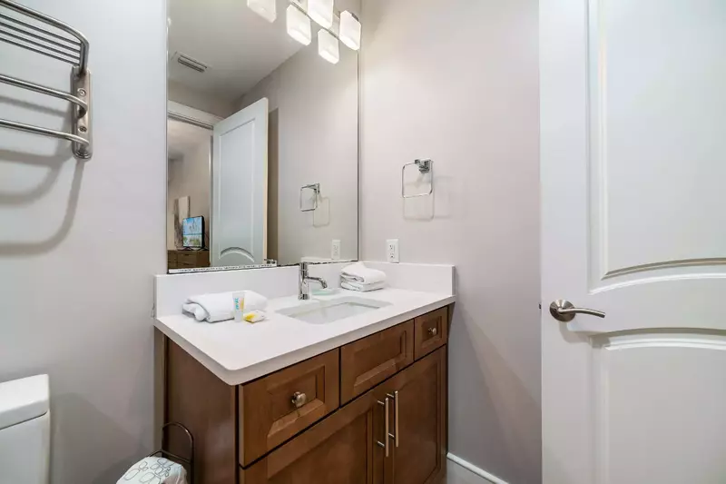 Turquoise Place C2007