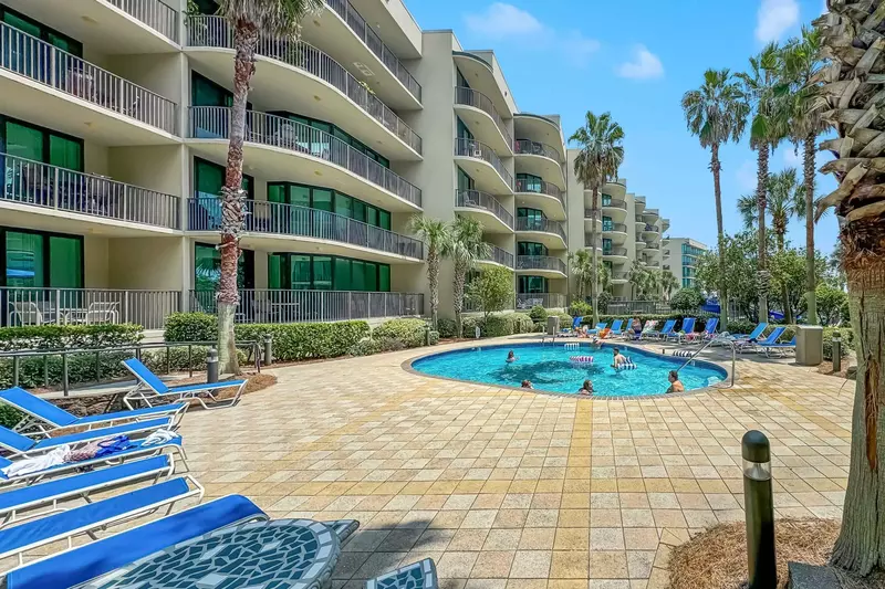 Phoenix on the Bay 1-1114