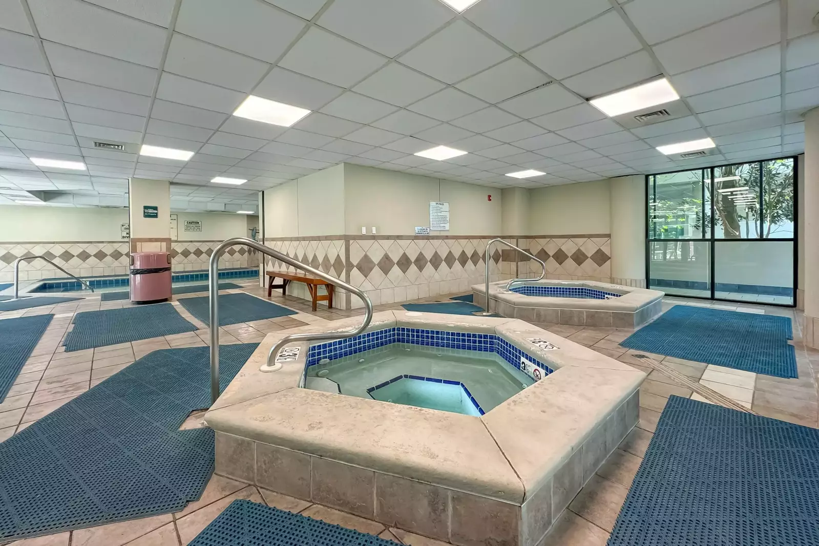 Phoenix on the Bay 1-1114