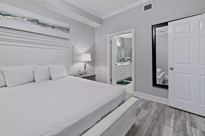 Phoenix on the Bay 1-1114