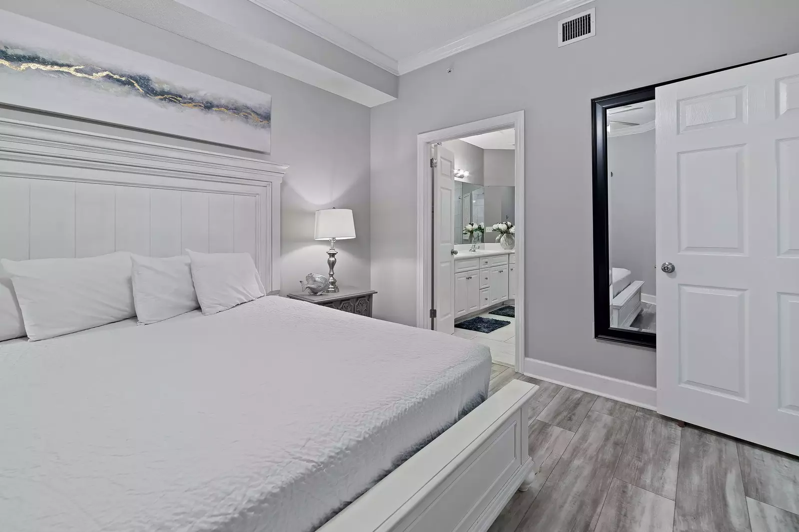 Phoenix on the Bay 1-1114