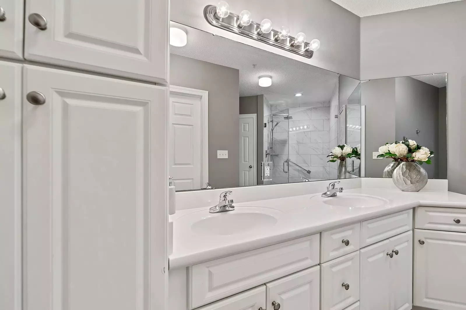 Phoenix on the Bay 1-1114