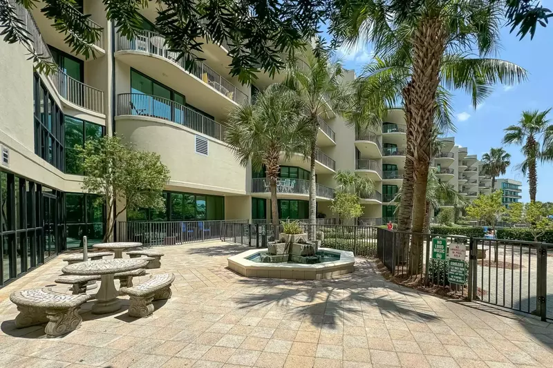 Phoenix on the Bay 1-1114