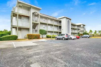 Romar Lakes 202A