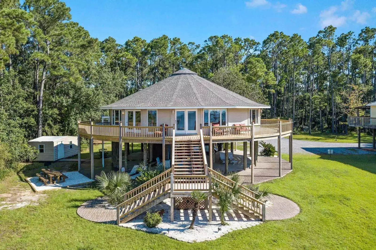 Round House Retreat on the Bay