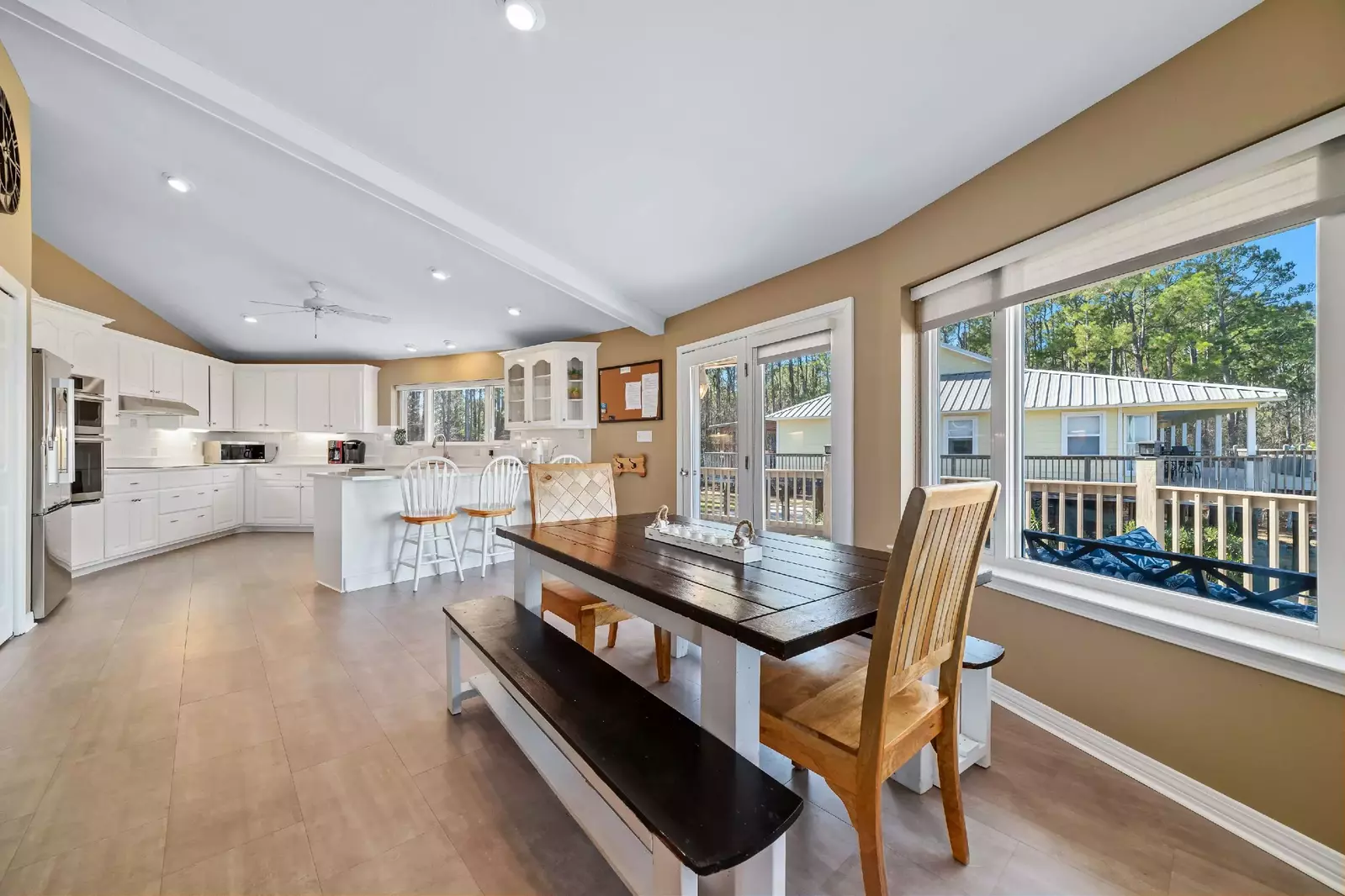 Round House Retreat on the Bay