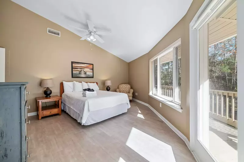 Round House Retreat on the Bay