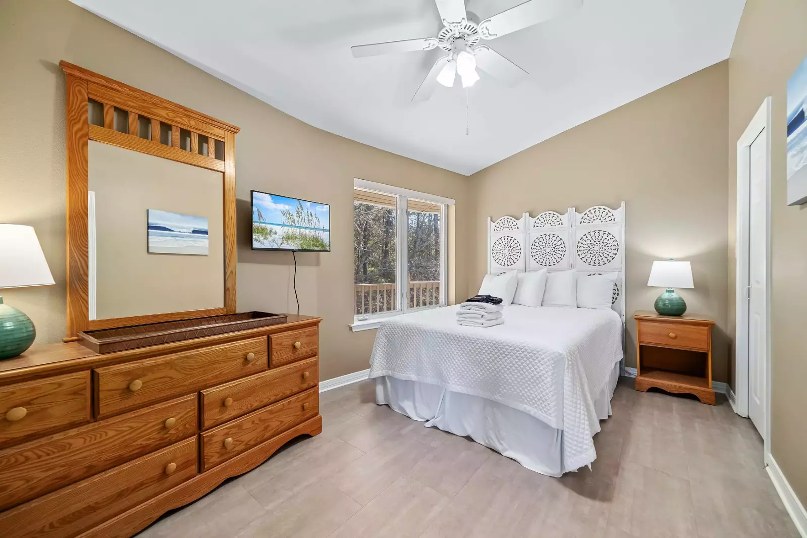 Round House Retreat on the Bay