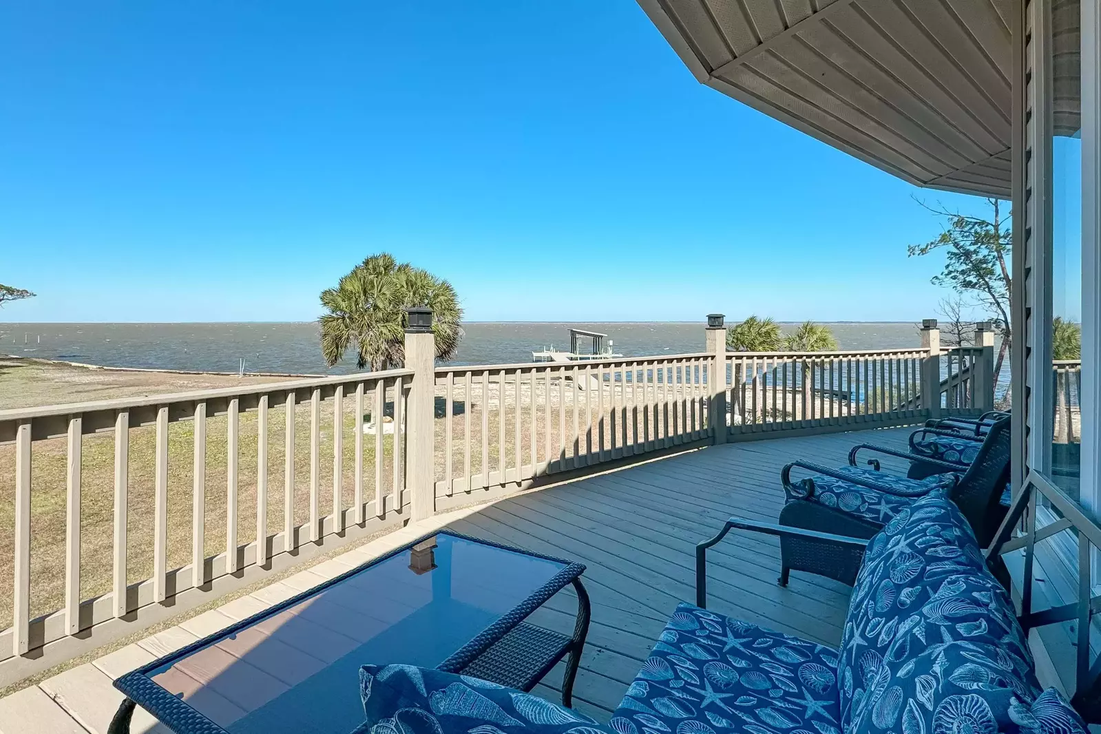 Round House Retreat on the Bay