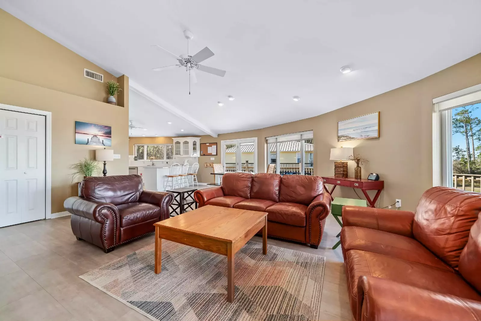 Round House Retreat on the Bay