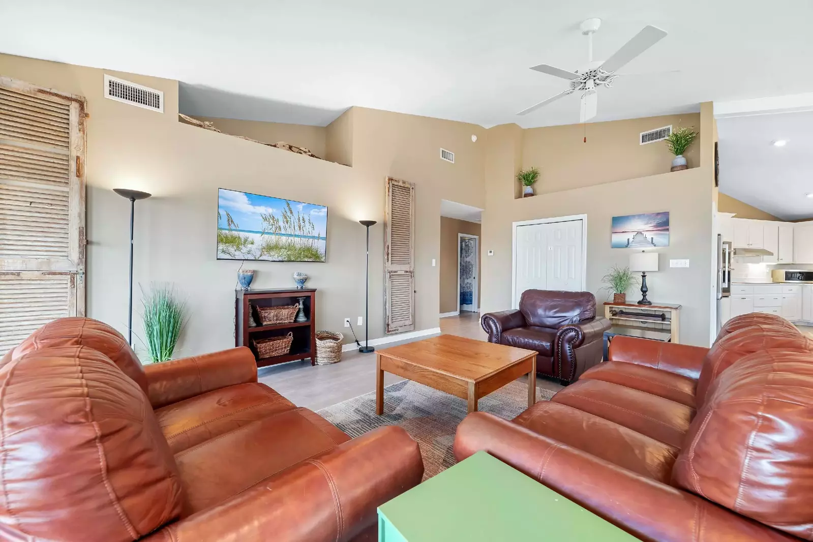 Round House Retreat on the Bay