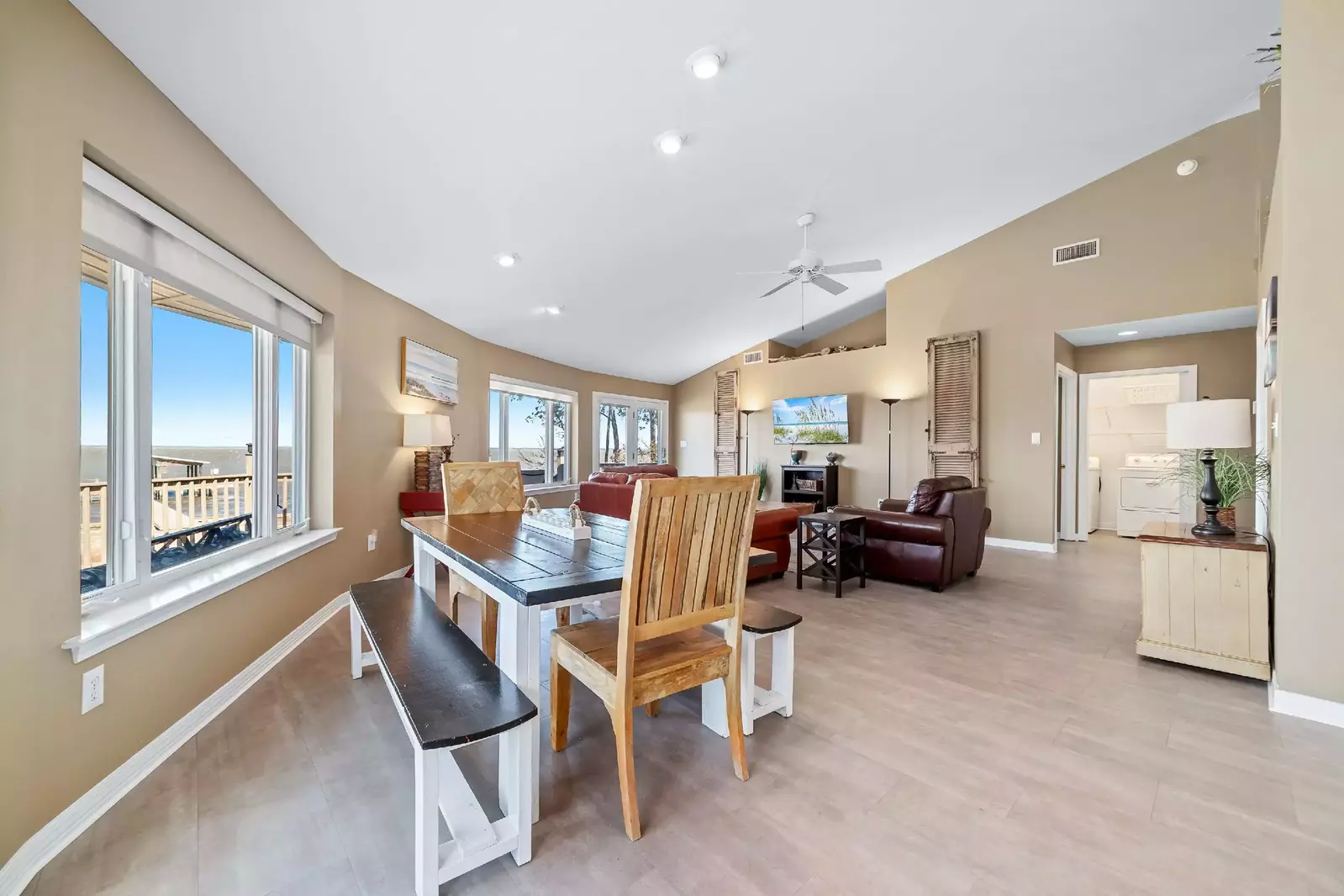 Round House Retreat on the Bay