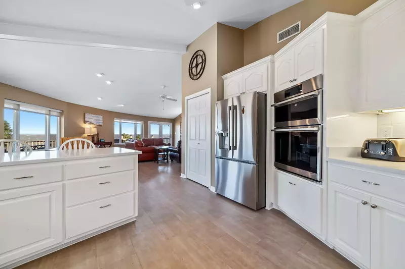 Round House Retreat on the Bay