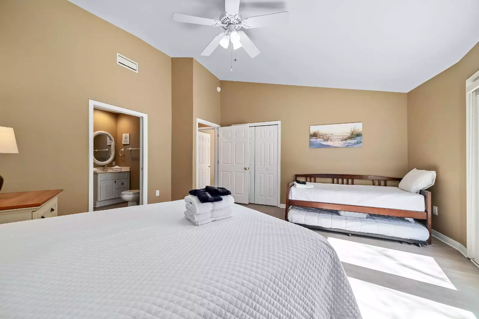 Round House Retreat on the Bay