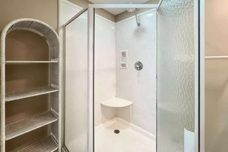 Round House Retreat on the Bay