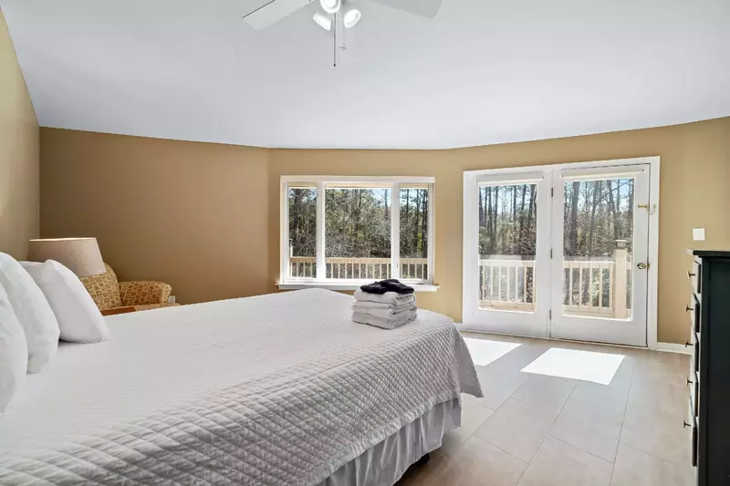 Round House Retreat on the Bay