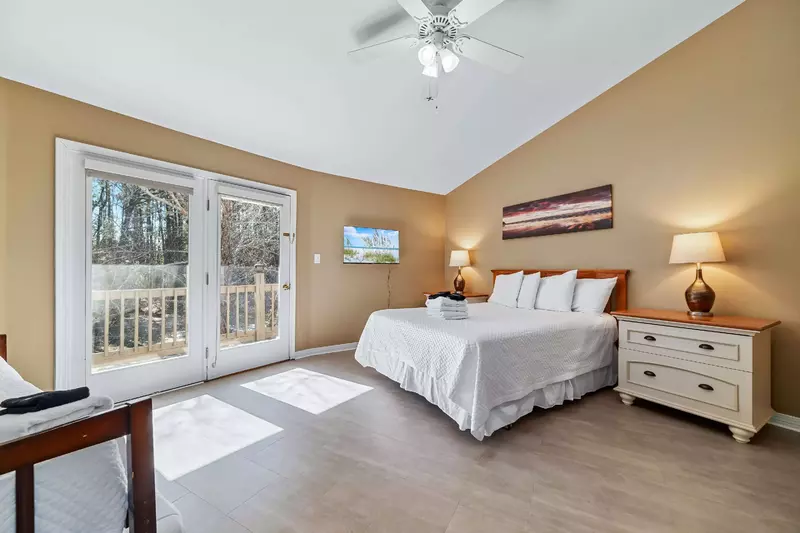 Round House Retreat on the Bay